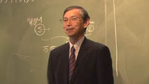 坪井 俊 氏